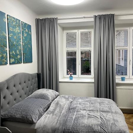 Almond Studio Apartment Bratislava Eksteriør billede