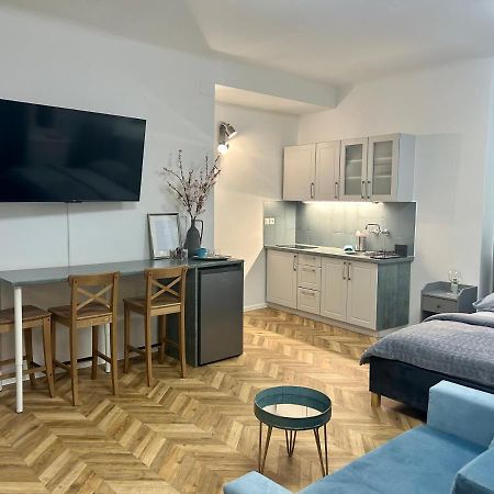 Almond Studio Apartment Bratislava Eksteriør billede
